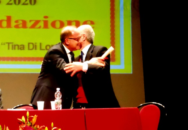 L'abbraccio del Sindaco al Presidente (28 gennaio)