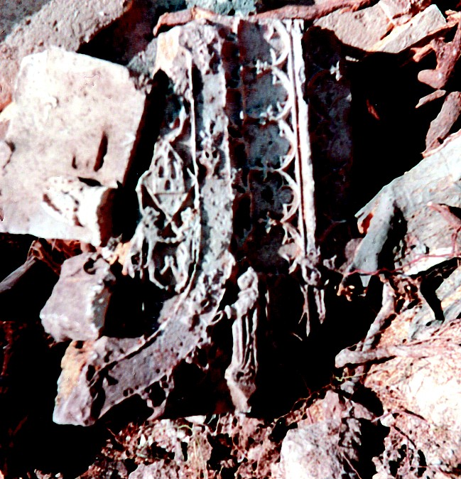 Noto Antica, Castello - frammento del grande stemma del Duca Pietro d'Aragona