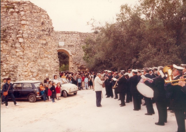 Prima Festa dell'Alveria - la Banda Musicale, diretta dal M° Gaetano Belfiore, esegue la marcia "Sul Monte Alveria" (8 maggio)