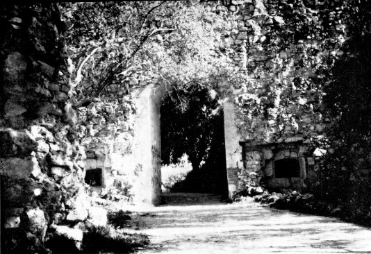 Noto Antica, la Porta della Montagna (1969)