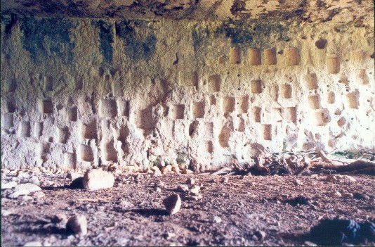 nicchiette votive in uno degli heroa