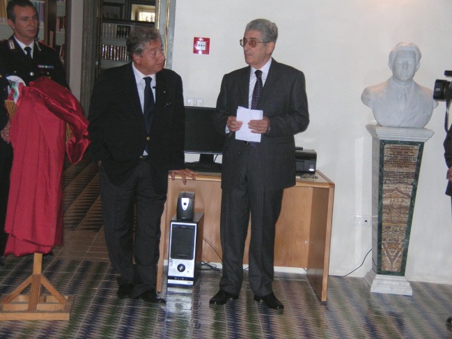 inaugurazione del busto marmoreo del giornalista Ugo Lago (7 maggio 2011)